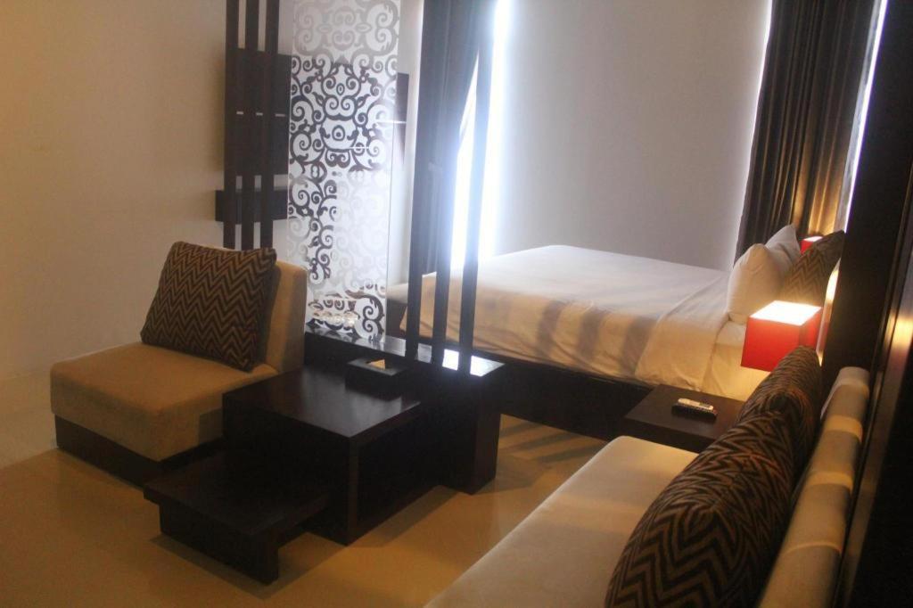 Prima Sr Hotel & Convention Yogyakarta Sleman  Bagian luar foto