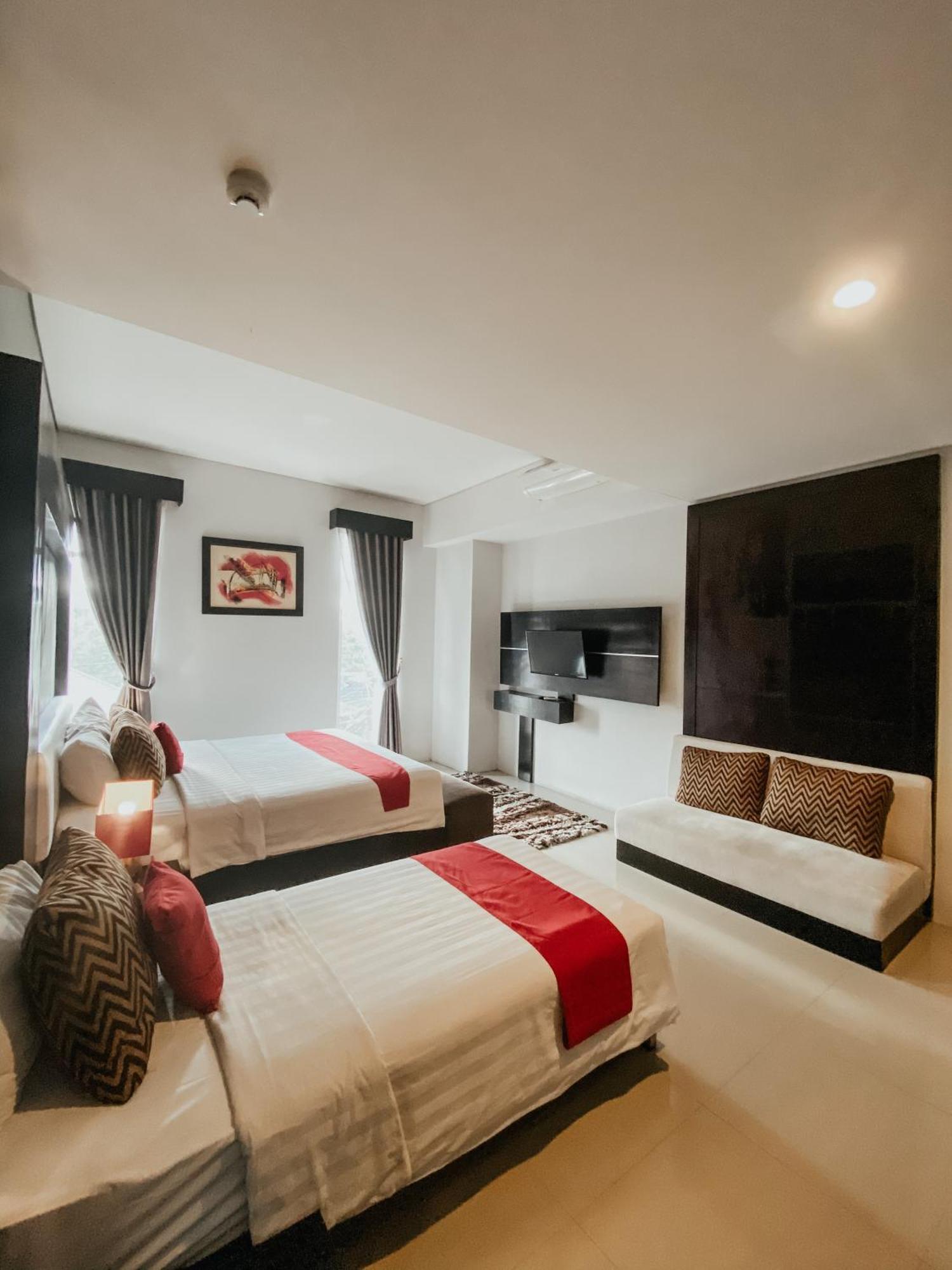 Prima Sr Hotel & Convention Yogyakarta Sleman  Bagian luar foto