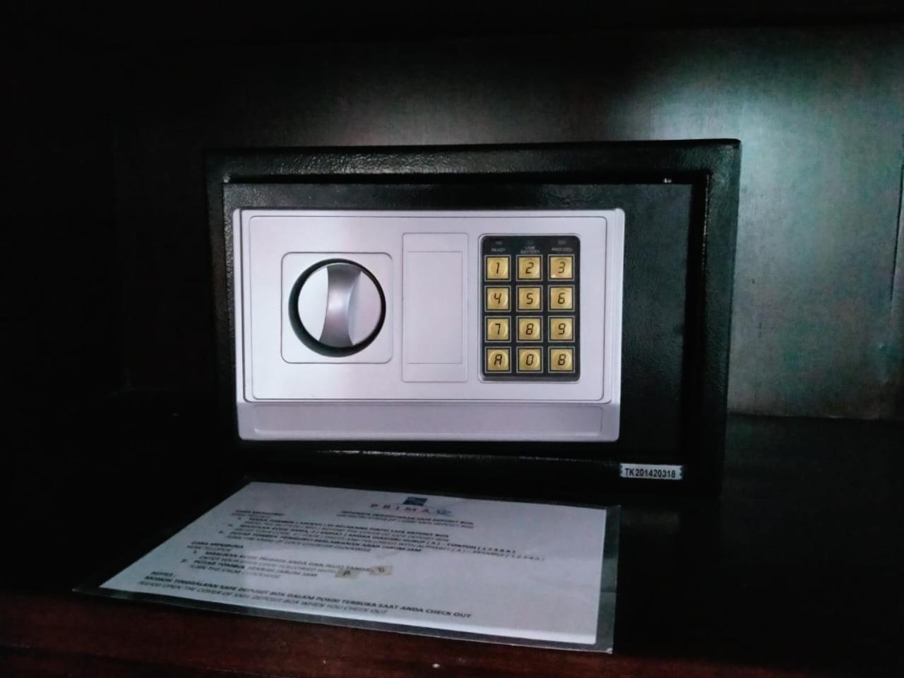 Prima Sr Hotel & Convention Yogyakarta Sleman  Bagian luar foto
