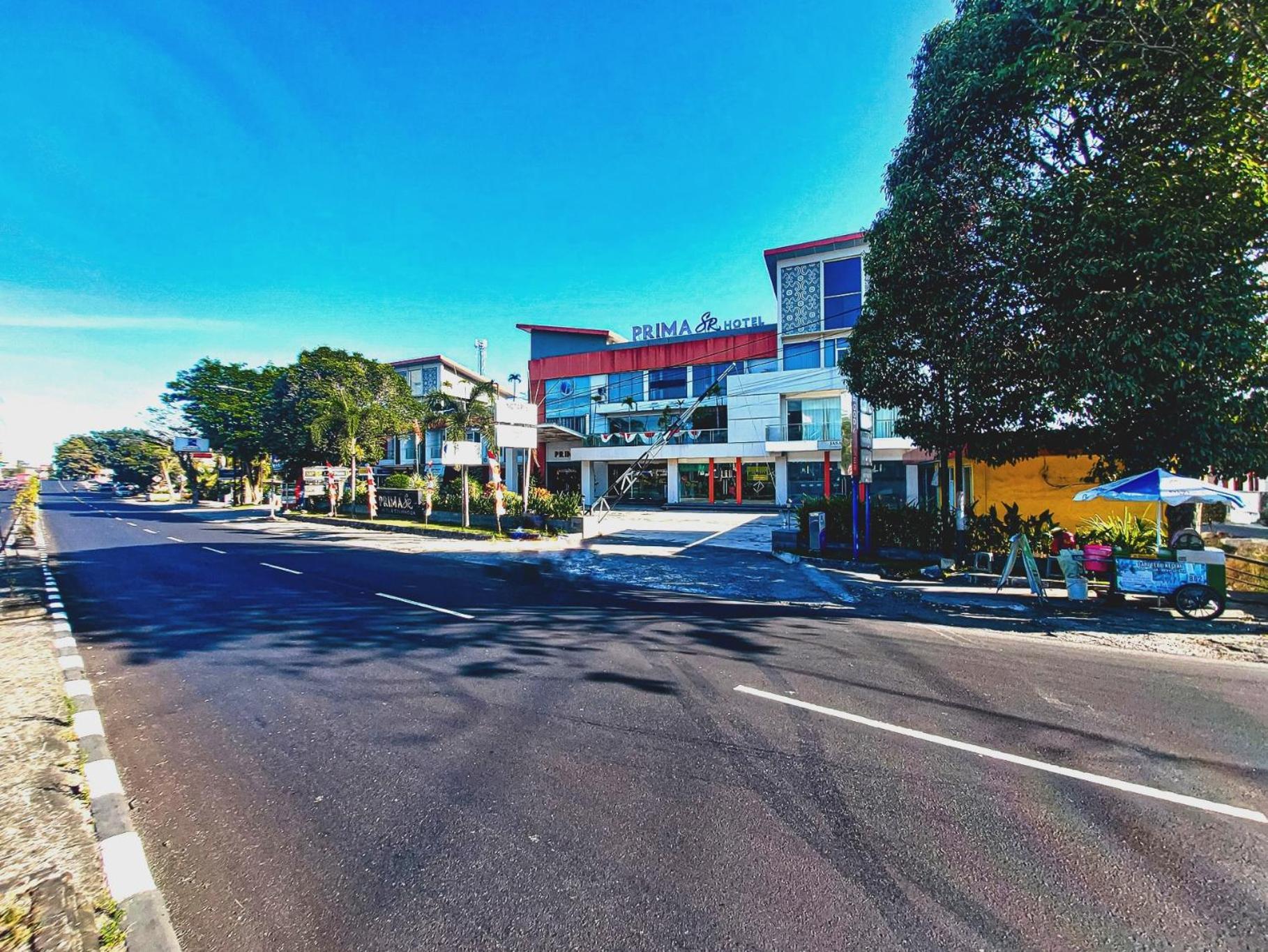 Prima Sr Hotel & Convention Yogyakarta Sleman  Bagian luar foto