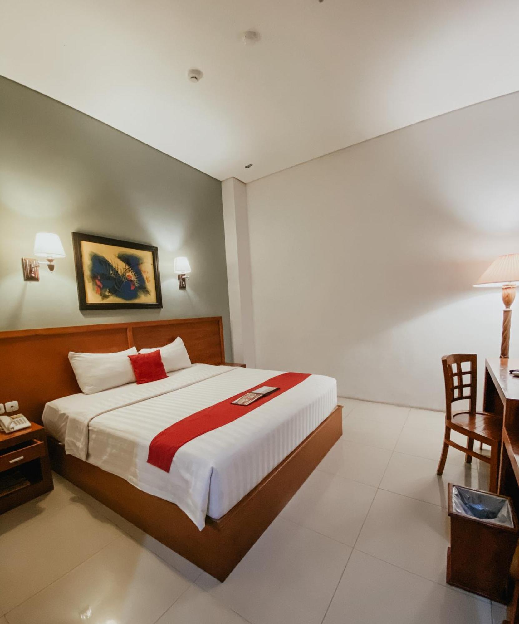 Prima Sr Hotel & Convention Yogyakarta Sleman  Bagian luar foto