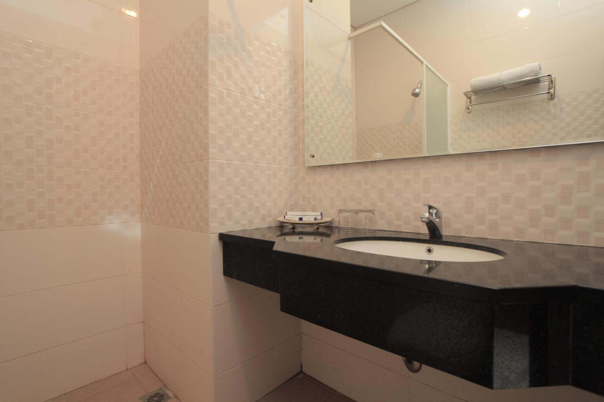 Prima Sr Hotel & Convention Yogyakarta Sleman  Bagian luar foto