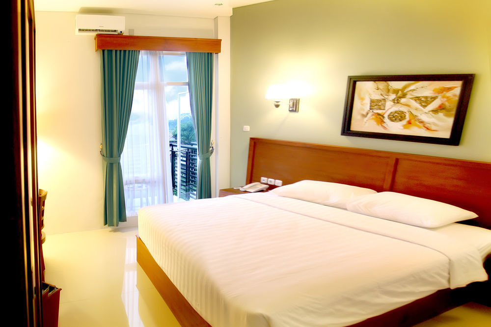 Prima Sr Hotel & Convention Yogyakarta Sleman  Bagian luar foto