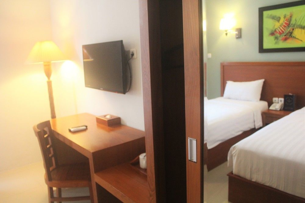 Prima Sr Hotel & Convention Yogyakarta Sleman  Bagian luar foto