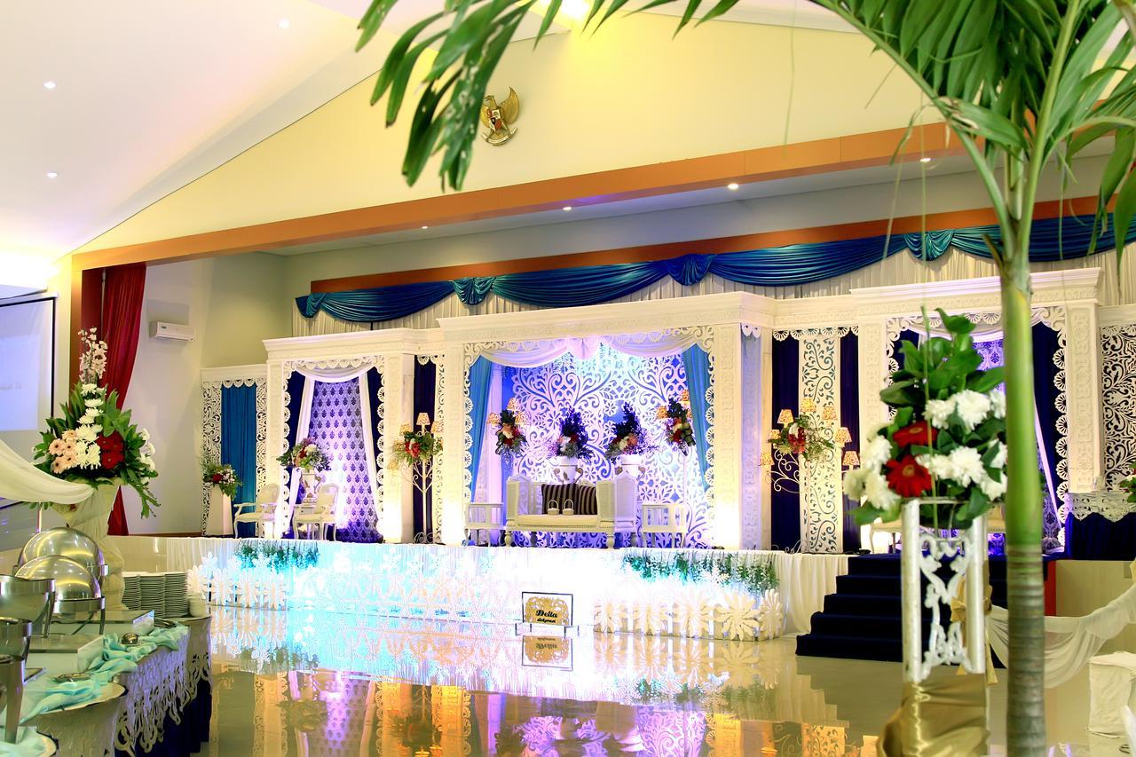 Prima Sr Hotel & Convention Yogyakarta Sleman  Bagian luar foto