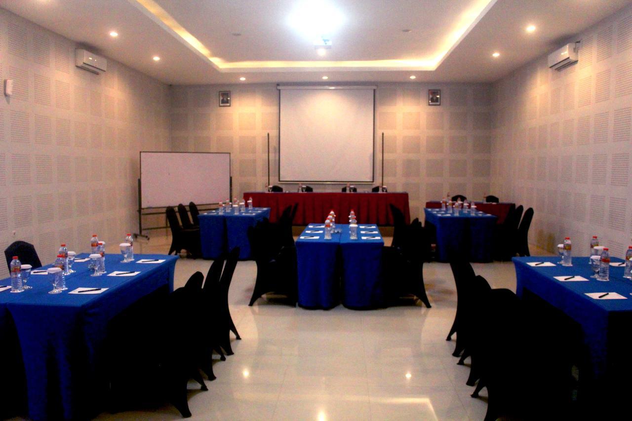 Prima Sr Hotel & Convention Yogyakarta Sleman  Bagian luar foto