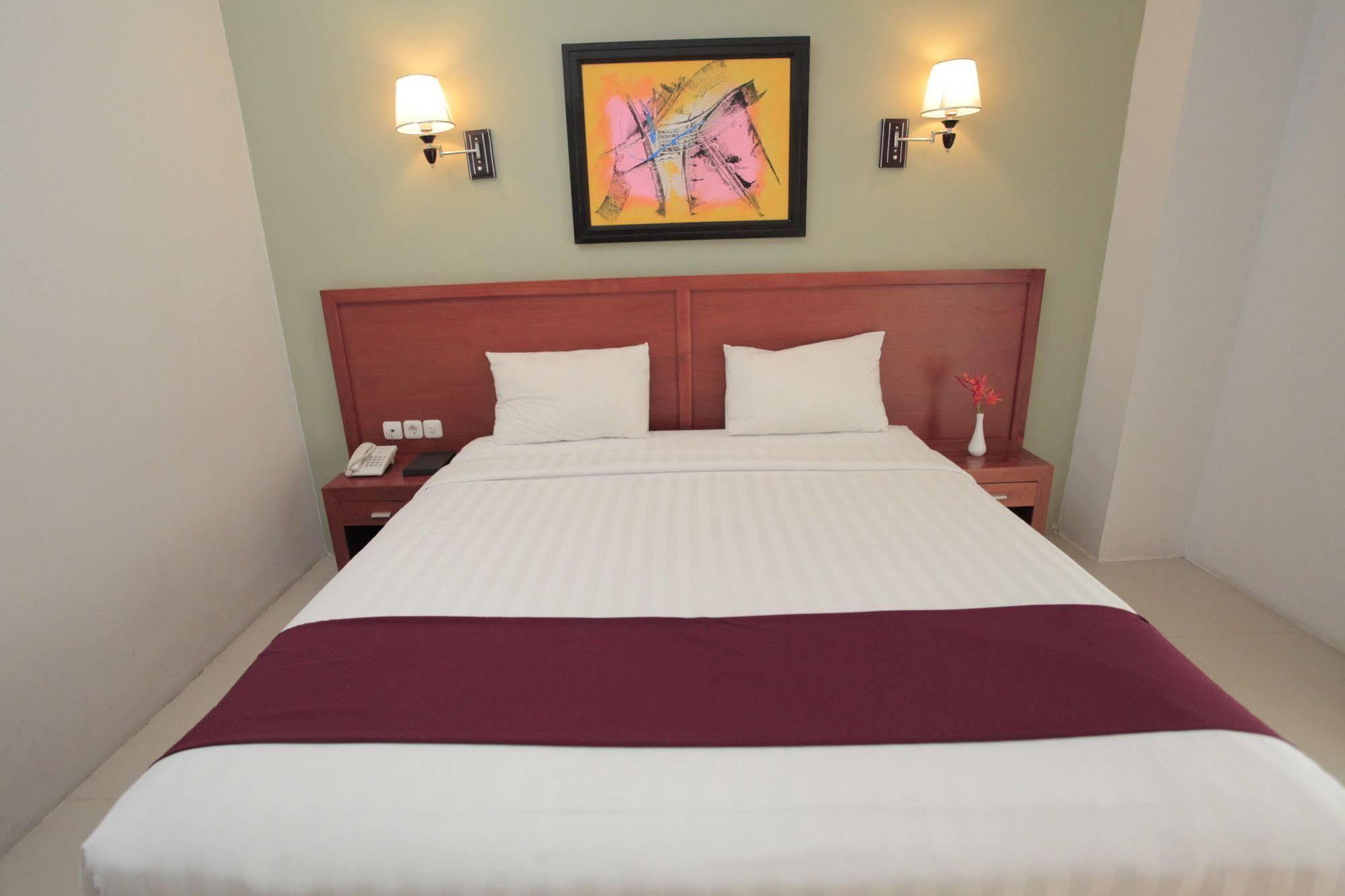 Prima Sr Hotel & Convention Yogyakarta Sleman  Bagian luar foto